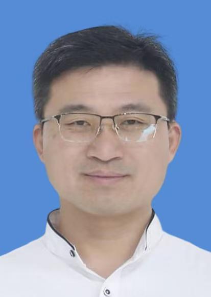 李伟.jpg